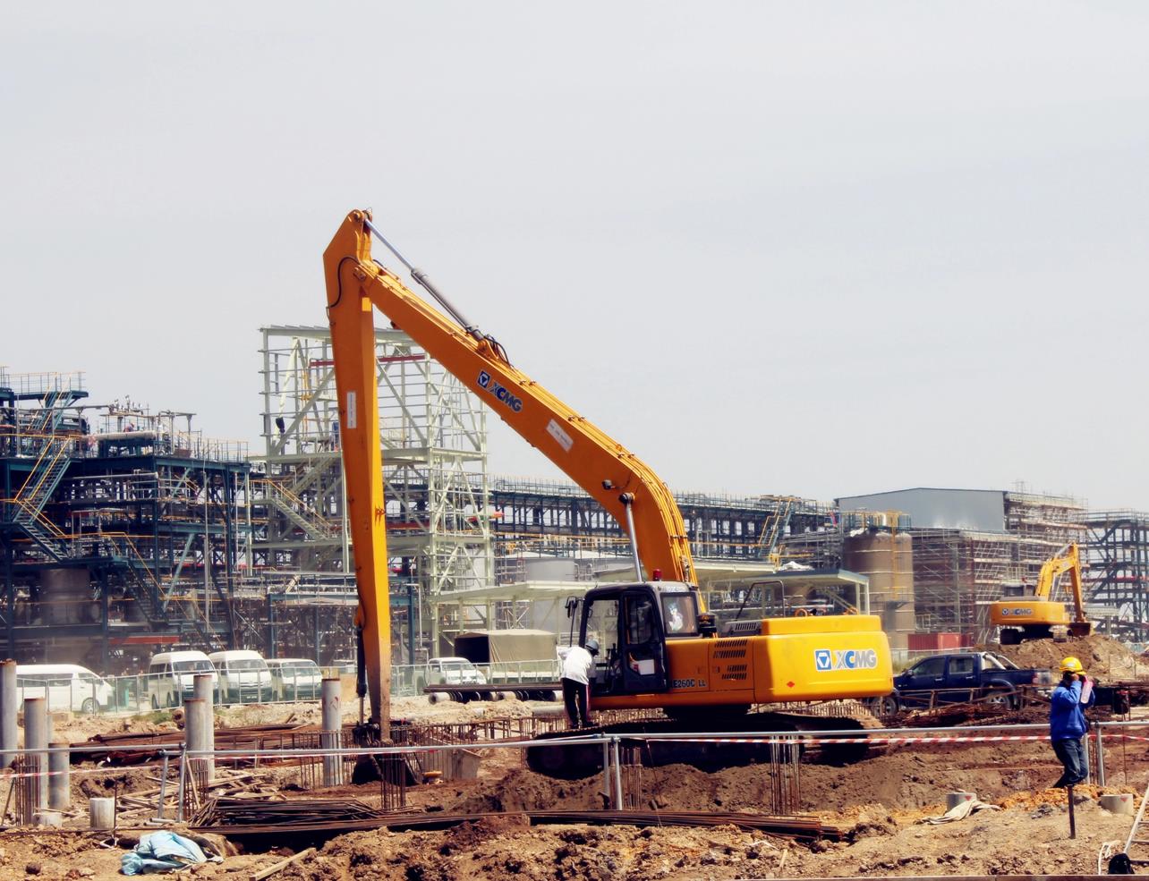 Гусеничный экскаватор XCMG XE215CLL