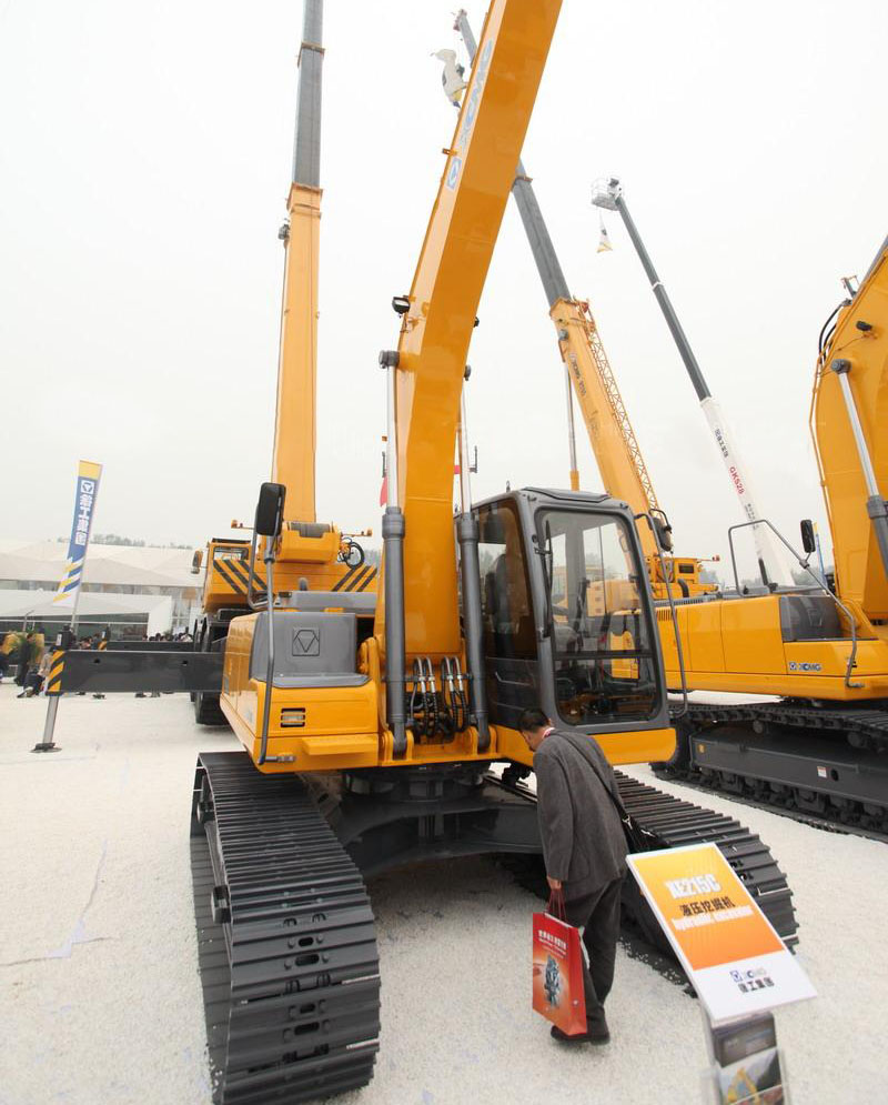 Гусеничный экскаватор XCMG XE215CLL