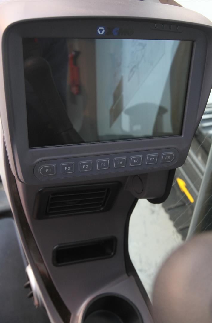 Гусеничный экскаватор XCMG XE270DK