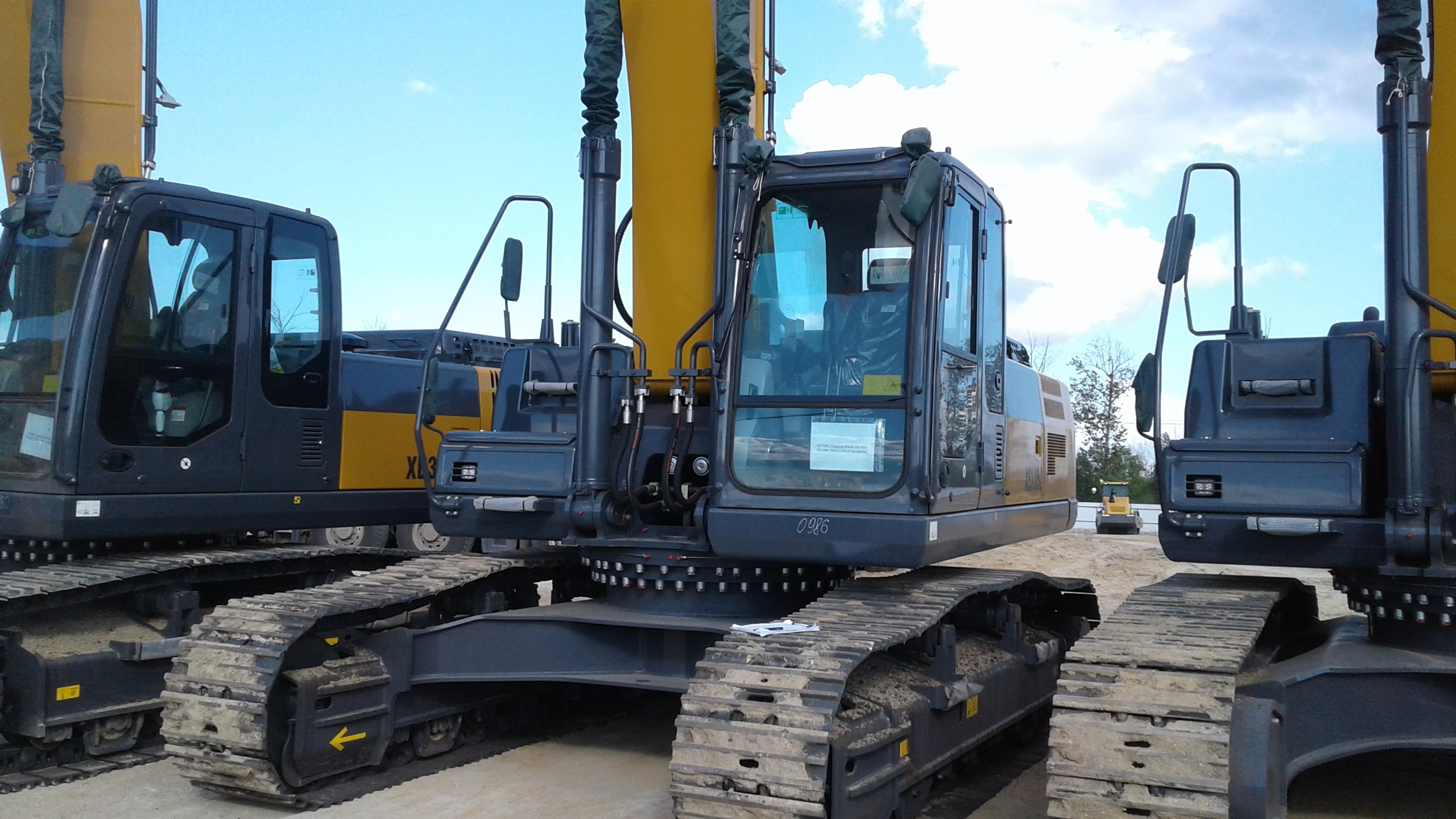Гусеничный экскаватор XCMG XE335C