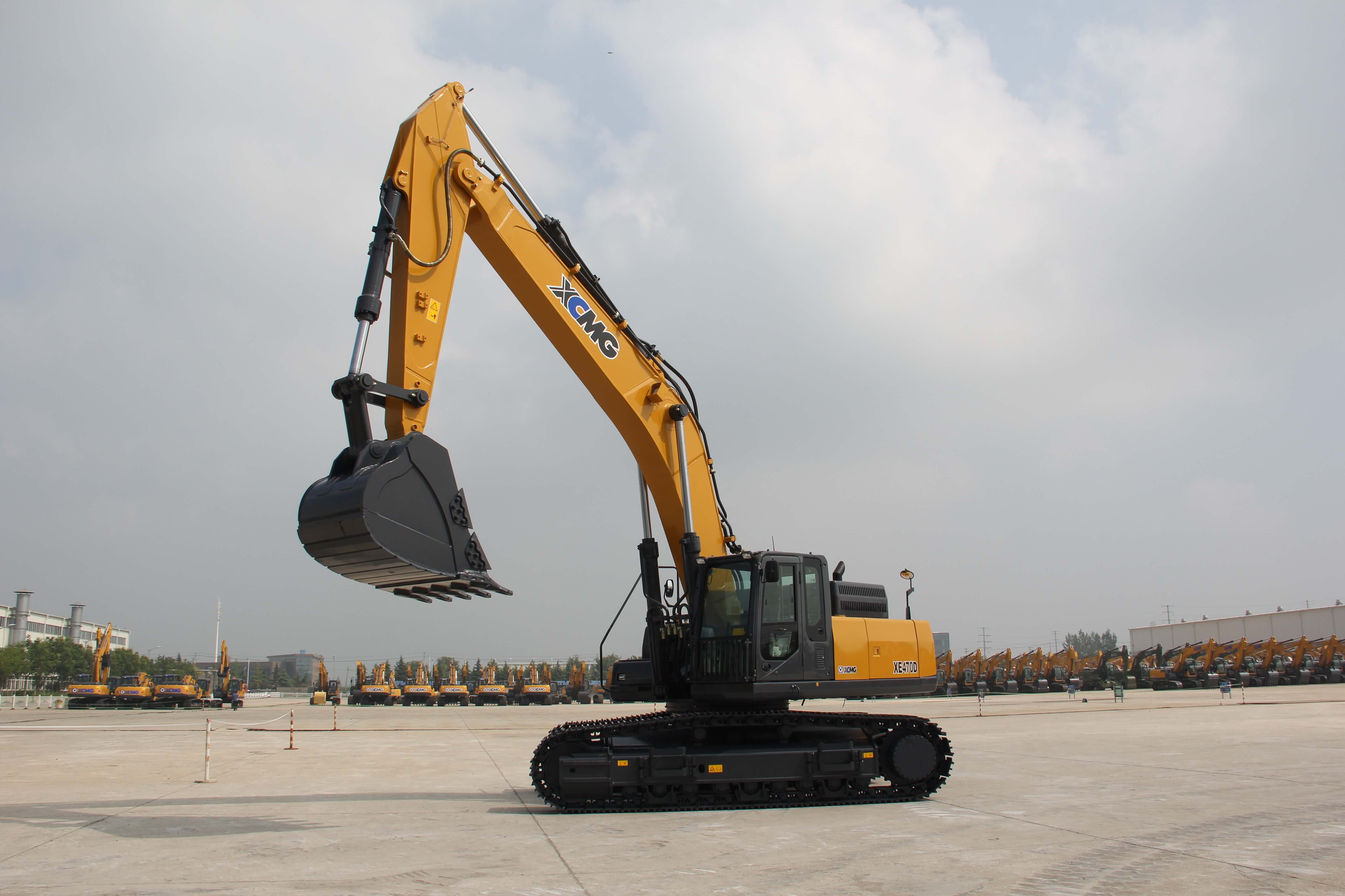 Гусеничный экскаватор XCMG XE470D