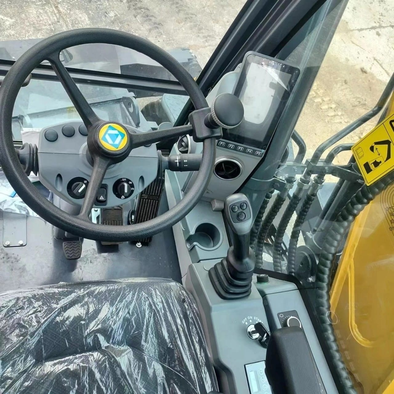 Колесный экскаватор XCMG XE180WD
