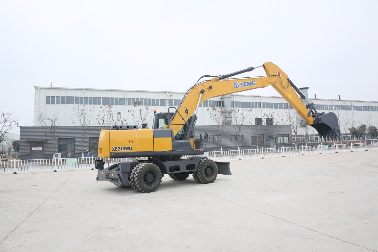 Колесный экскаватор XCMG XE210WD