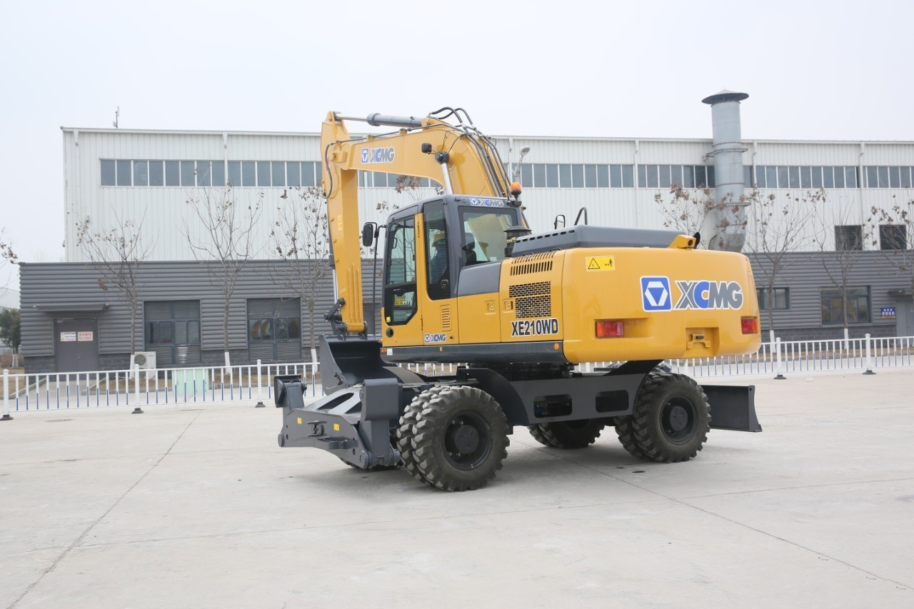 Колесный экскаватор XCMG XE210WD