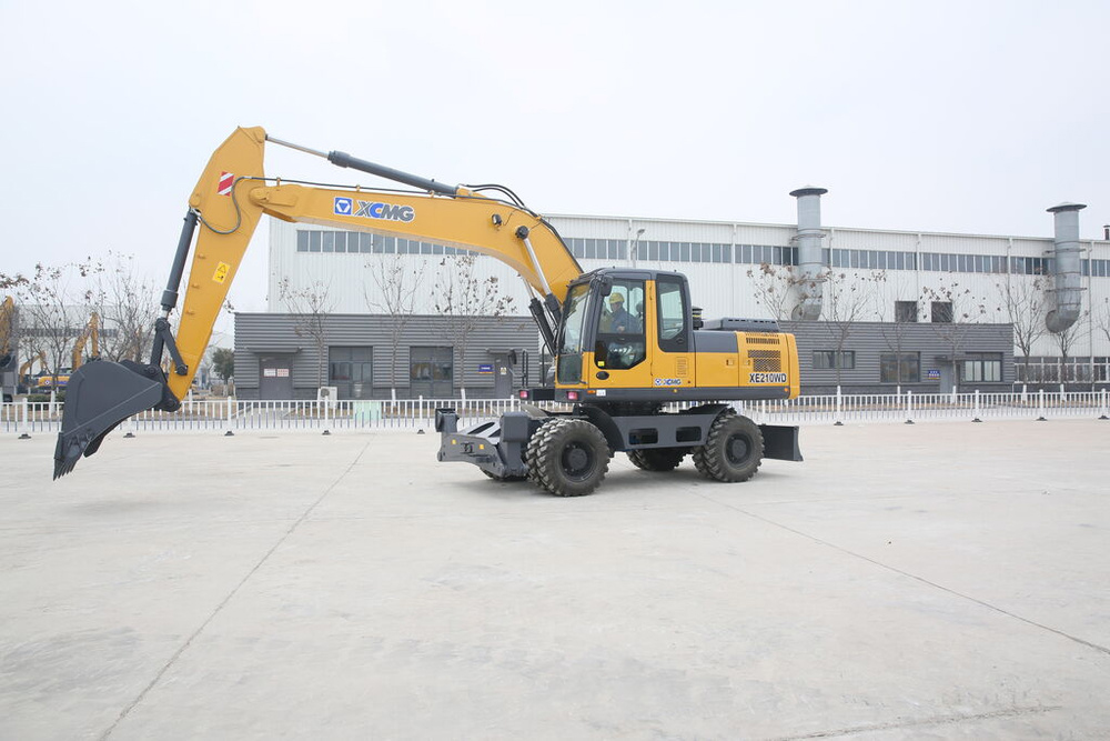 Колесный экскаватор XCMG XE210WD