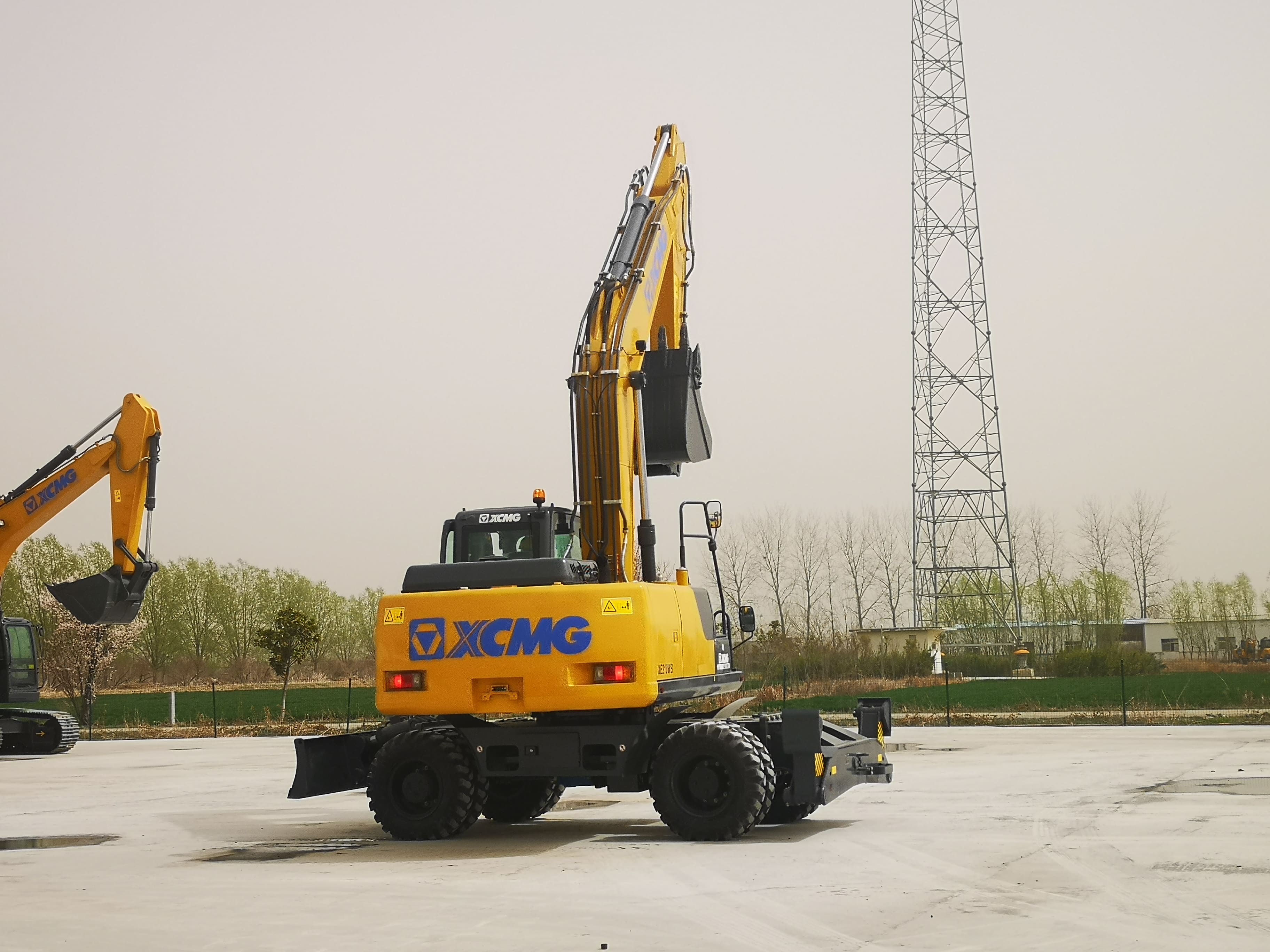 Колесный экскаватор XCMG XE210WLL