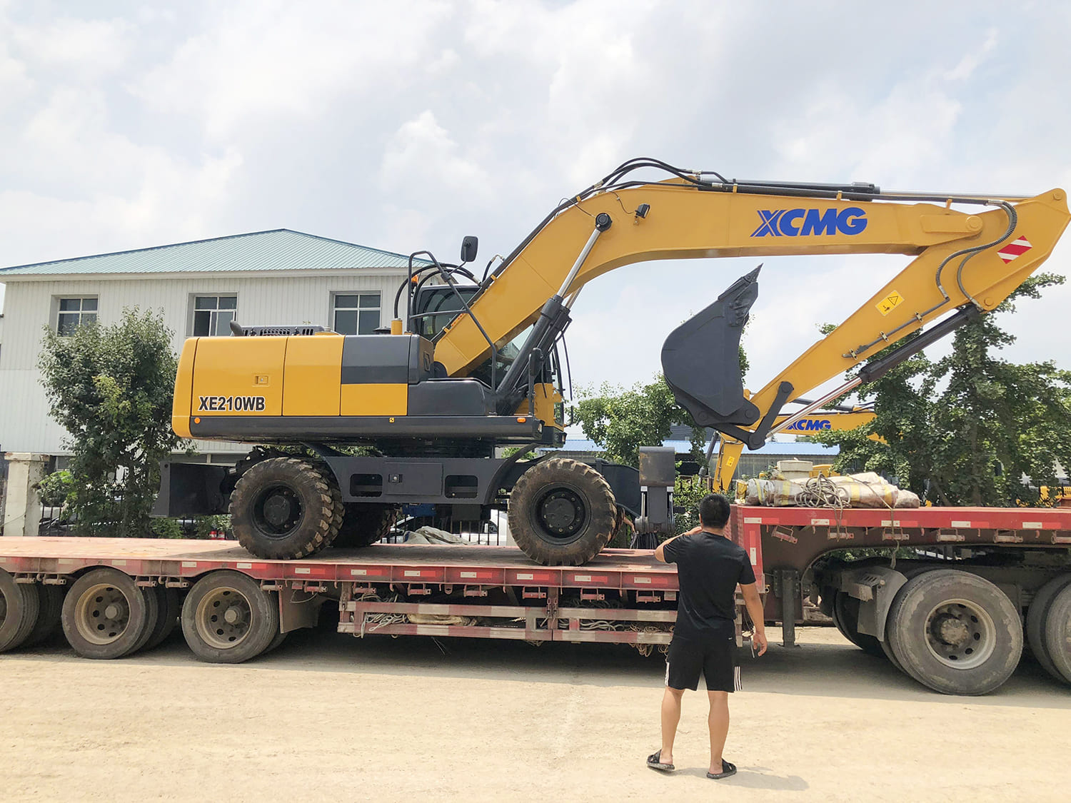 Колесный экскаватор XCMG XE210WLL