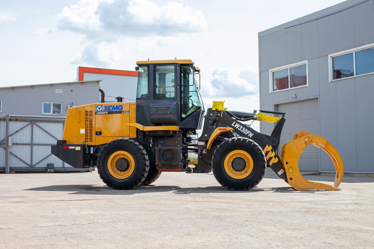 Фронтальный погрузчик XCMG LW330RU