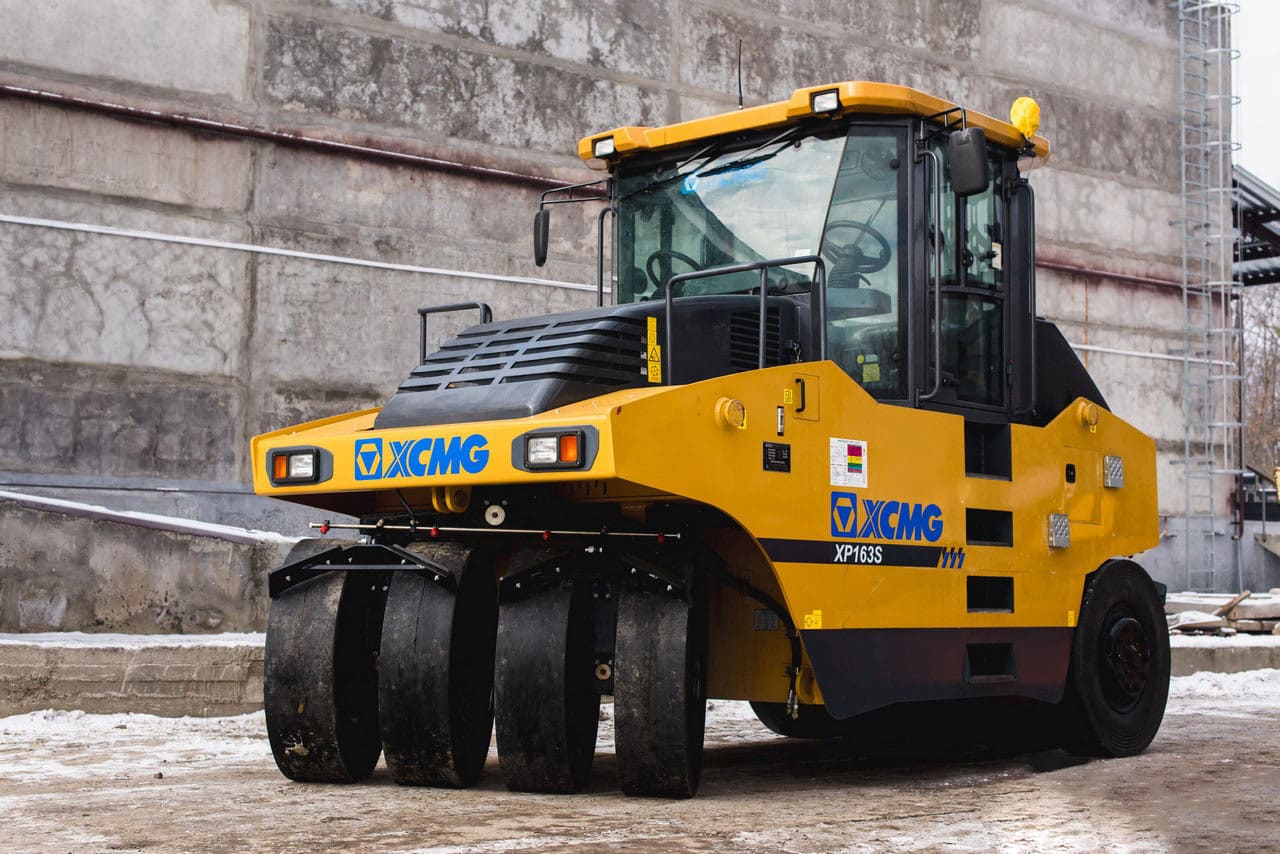 Пневмоколёсный каток XCMG XP163S